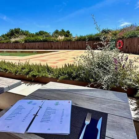 فندق Silken بلاتجا ذارو