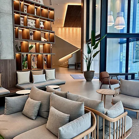 Silken 普拉加德阿罗